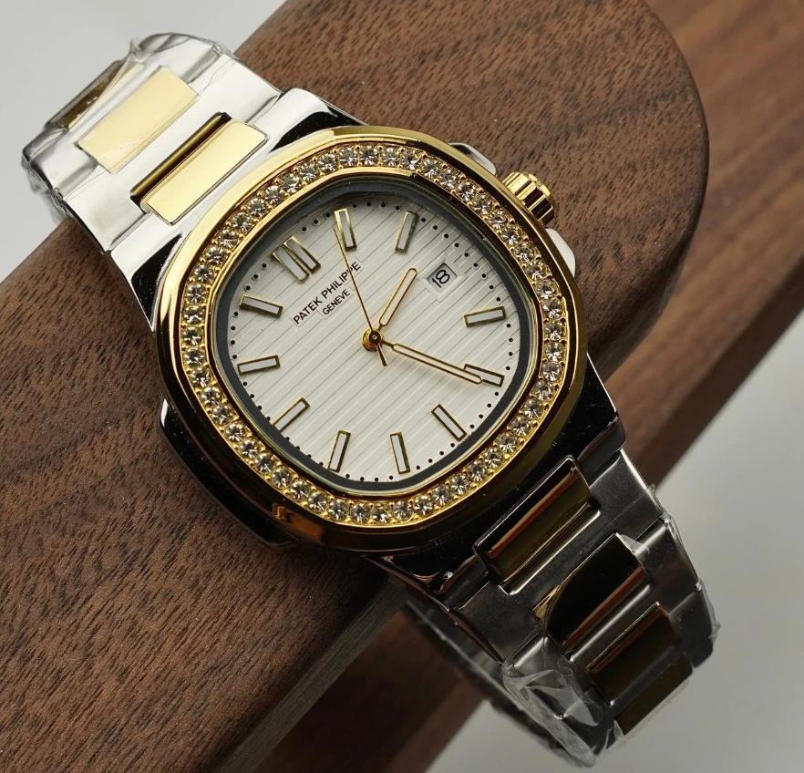 Patek Philippe – Nautilus – 40mm – C-590