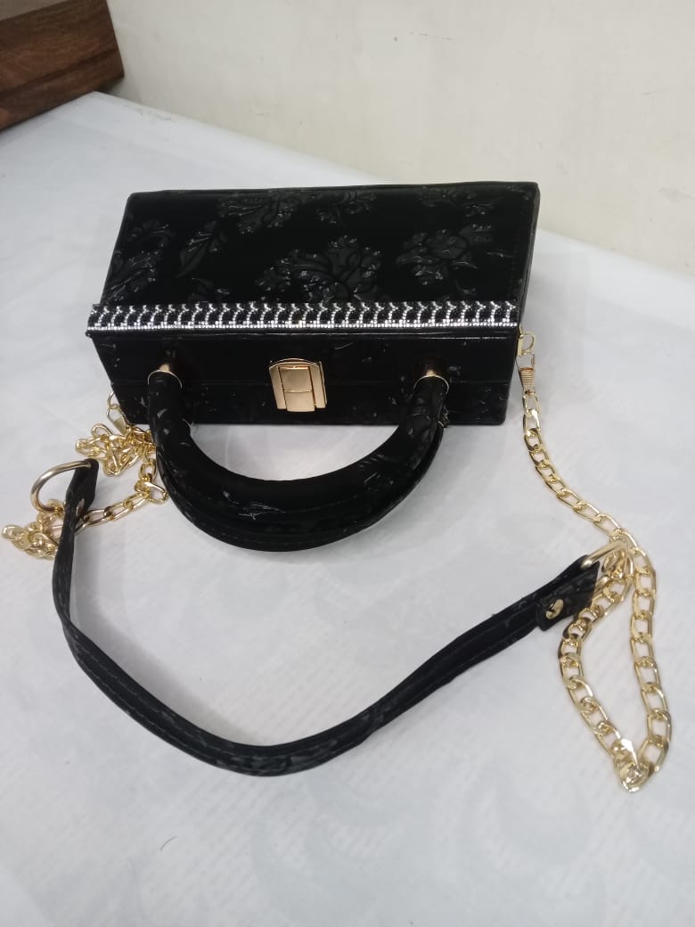 Portable Stylish Luxurious Handbag for women