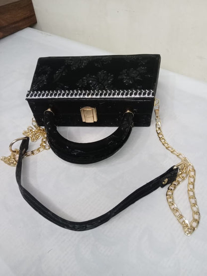 Portable Stylish Luxurious Handbag for women