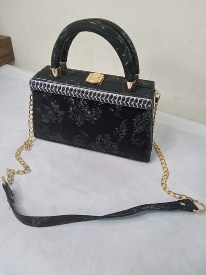 Portable Stylish Luxurious Handbag for women