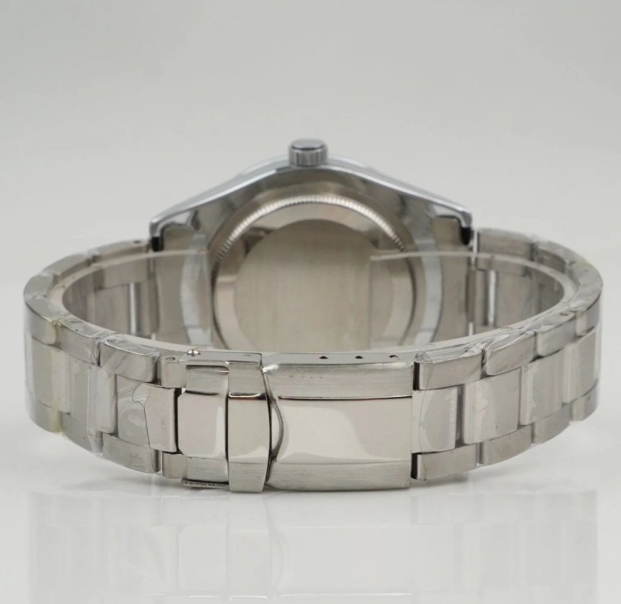 Rolex– stainless steel – 40mm – C-984